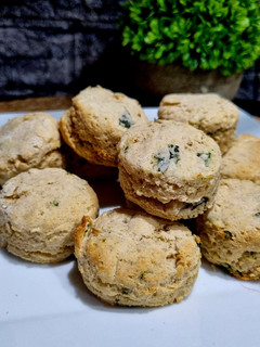 Una foto de SCONS DE AVENA, ALBAHACA Y QUESO ❤️