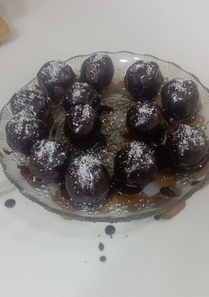 صورة لوصفة كريات الطاقة بالشوفان و جوز الهند 🍫🥥🥜