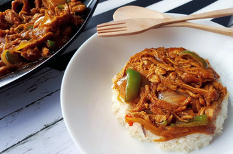 Langkah Mudah untuk Menyiapkan Ayam Suwir Manis Pedas Anti Gagal