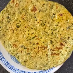 A picture of Multigrain bathua roti.