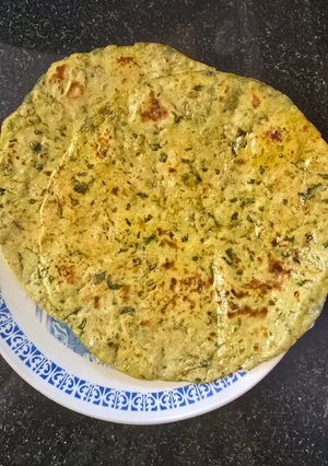 A picture of Multigrain bathua roti.