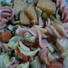 A picture of Juicy Chinese pasta.