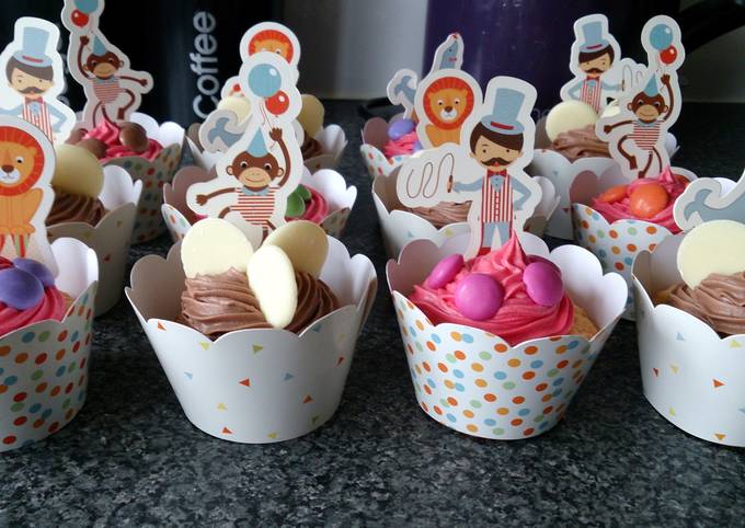 Children's circus cupcakes