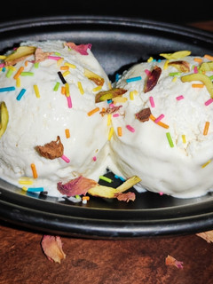 வெனிலா ஐஸ்கிரீம்(vanilla icecream recipe in tamil) செய்முறை முக்கிய புகைப்படம்