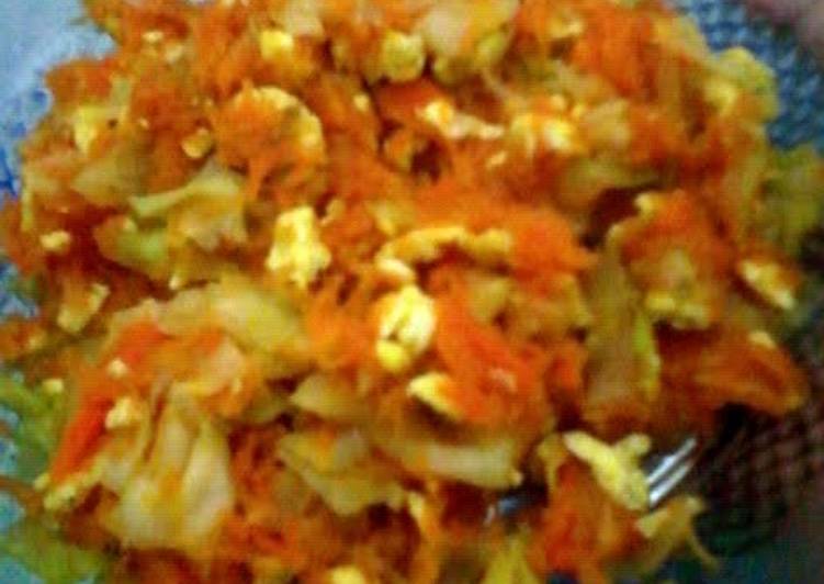 Orak arik (carrot and cabbage mix)