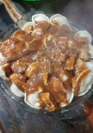 Una foto de Capeletinis de jamón y queso con salsa con pollo