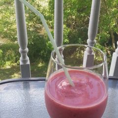 A picture of Spiked Strawberry Smash.