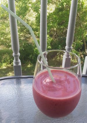 A picture of Spiked Strawberry Smash.