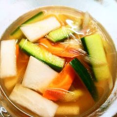A picture of Mul (Water) Kimchi Instant Pickles.