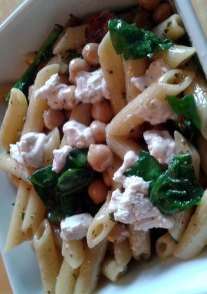 A picture of Goat cheese and basil penne.