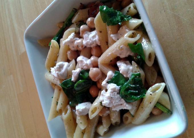 Goat cheese and basil penne