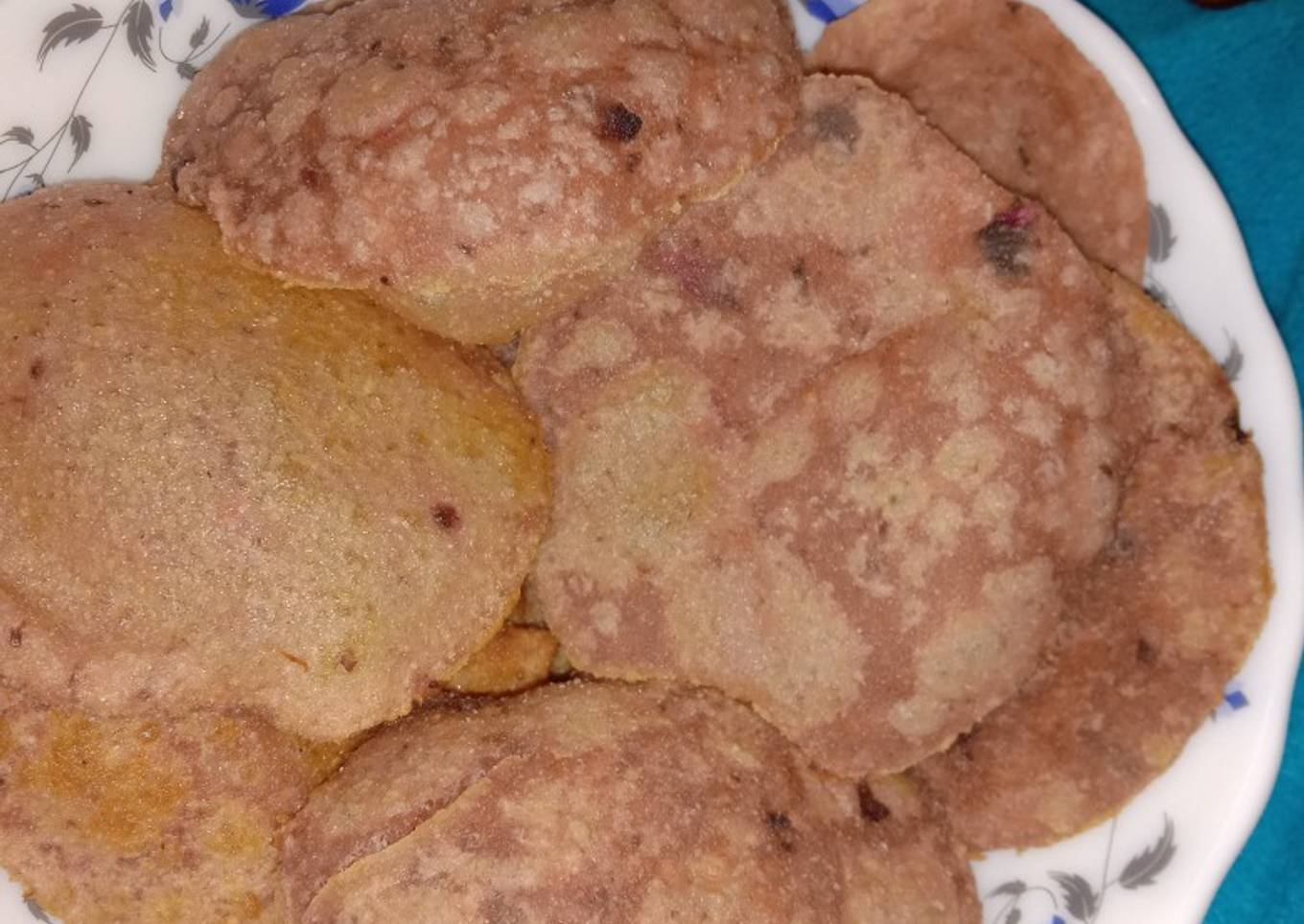 Otas and beetroot pooris