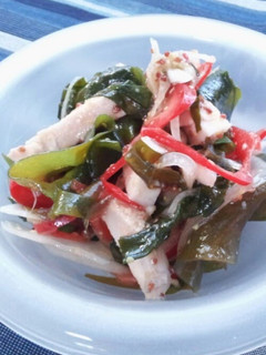 A picture of Chicken Ham, Wakame, and Sweet Onion Salad.