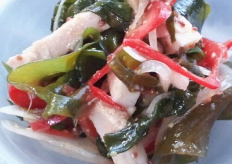 Simple Way to Make Super Quick Homemade Chicken Ham, Wakame, and Sweet Onion Salad