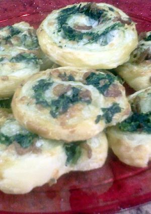 A picture of Bacon Spinach Swirls.