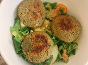 Una foto de garbanzos falafel horno