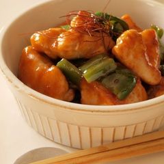 A picture of Easy! Chicken and Bell Pepper Tomato Chilli Stir-fry.