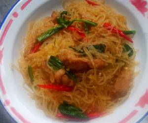 Praktis Menyajikan Bihun Goreng Singapore Lezat Mantap