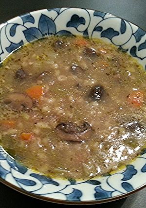 A picture of Hearty Vegetable Barley Soup.