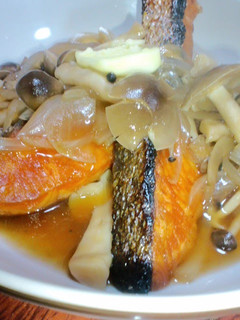 A picture of Easy Sautéed Salmon and Mushroom with Butter and Soy Sauce.