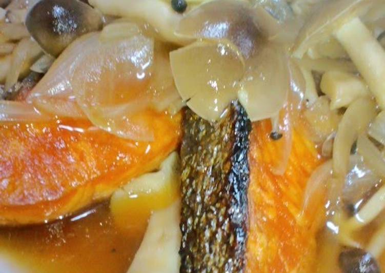 Recipe of Perfect Easy Sautéed Salmon and Mushroom with Butter and Soy Sauce
