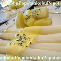 A picture of Hollandaise Sauce for Asparagus.