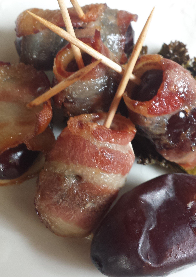 A picture of Dates and bacon.