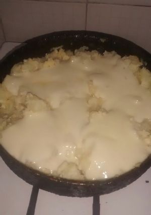 Una foto de Revuelto de papas y huevo... Muy fácil