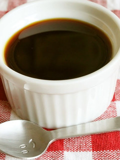 A picture of Slightly Bitter Caramel Sauce Made Easily in the Microwave.