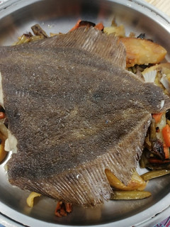 Una foto de 168.Rodaballo al horno con verduras campestres / Olla GM H deluxe