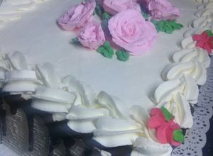 Una foto de Flores de Glass para detalles en la torta