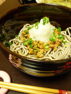 A picture of Natto & Grated Daikon Radish Soba.