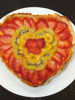 Una foto de Tarta corazón de fruta San Valentín 💘