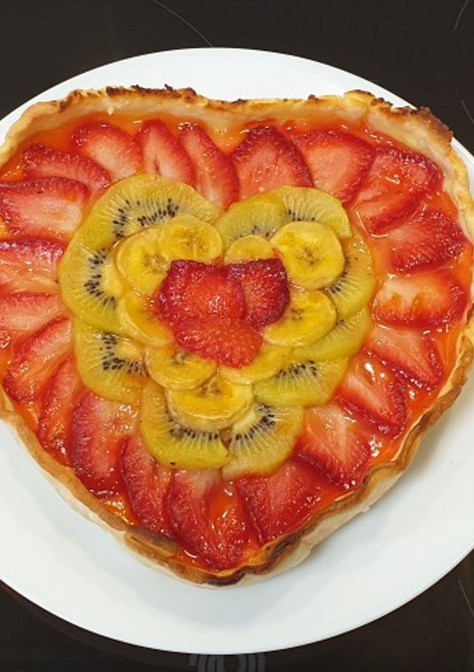 Una foto de Tarta corazón de fruta San Valentín 💘