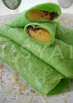 Foto resep Crepe Pandan Tepung Beras Isi Pisang Cokelat ~ Super Simpel! 😻