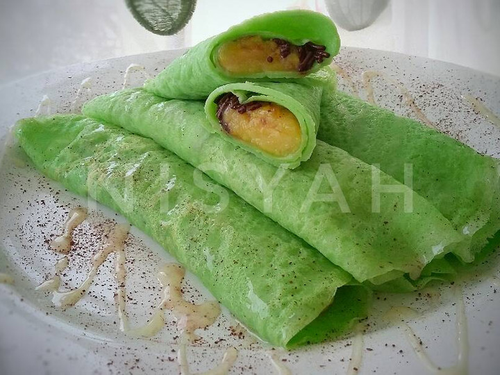 Wajib coba! Resep buat Crepe Pandan Tepung Beras Isi Pisang Cokelat ~ Super Simpel! 😻 yang enak