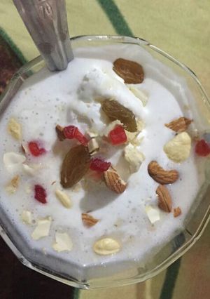 A picture of Ice cream Banana shake.