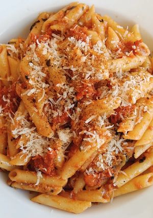 Foto principal de Macarrones con sobrasada y queso manchego