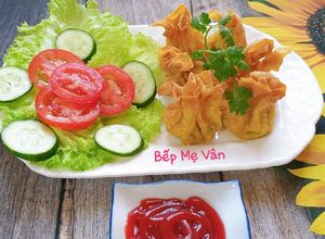 Hình của món Hoành thánh chay chiên giòn.