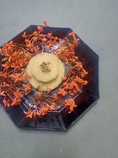 सूजी का हलवा (sooji ka halwa recipe in Hindi) रेसिपी मुख्य फोटो