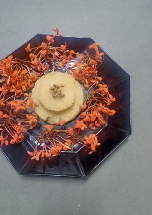 सूजी का हलवा (sooji ka halwa recipe in Hindi) रेसिपी मुख्य फोटो