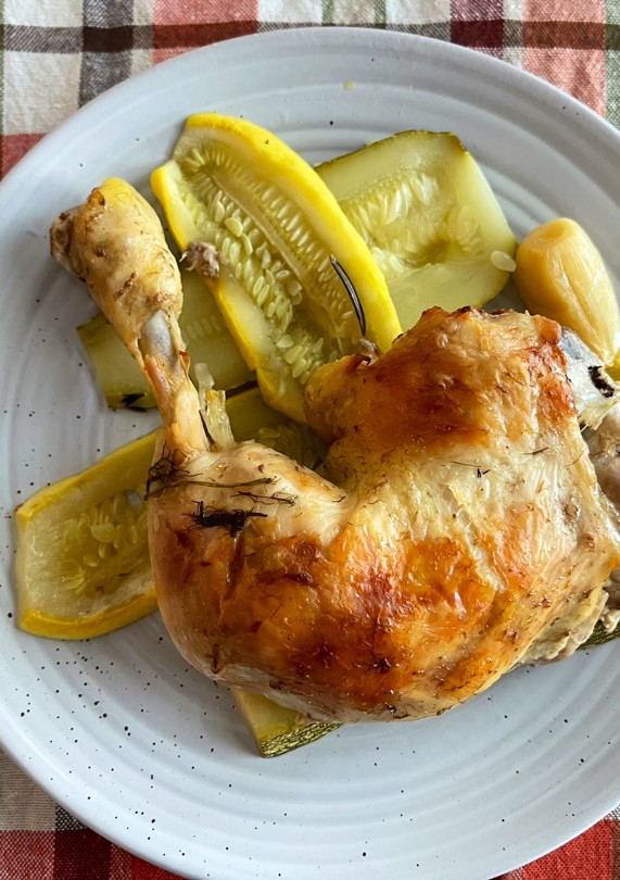 Una foto de Pollo al horno con limón amarillo