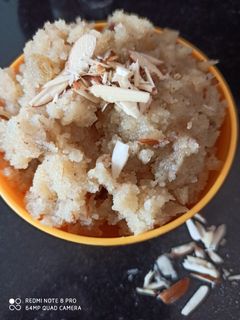 સોજી નો શીરો રેસીપી મુખ્ય ફોટો