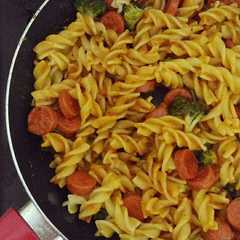 A picture of Fusilli bolognese anak kosan super simple.