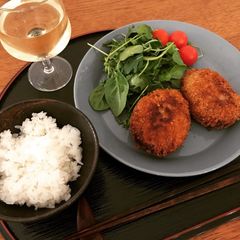 A picture of Japanese Potato and Beef Croquette.