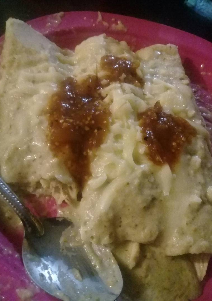 Una foto de Enchiladas suizas deliciosas 😍🌯👌