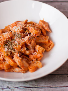 Una foto de Pasta con pavo y nata