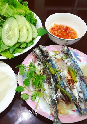 Hình của món Cá nục hấp cuốn bánh tráng.