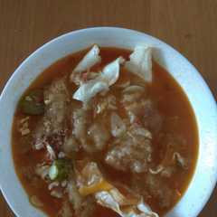 Una foto de Sopa de ajo con espárragos