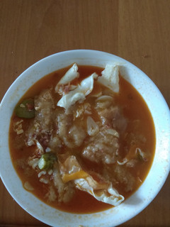 Una foto de Sopa de ajo con espárragos